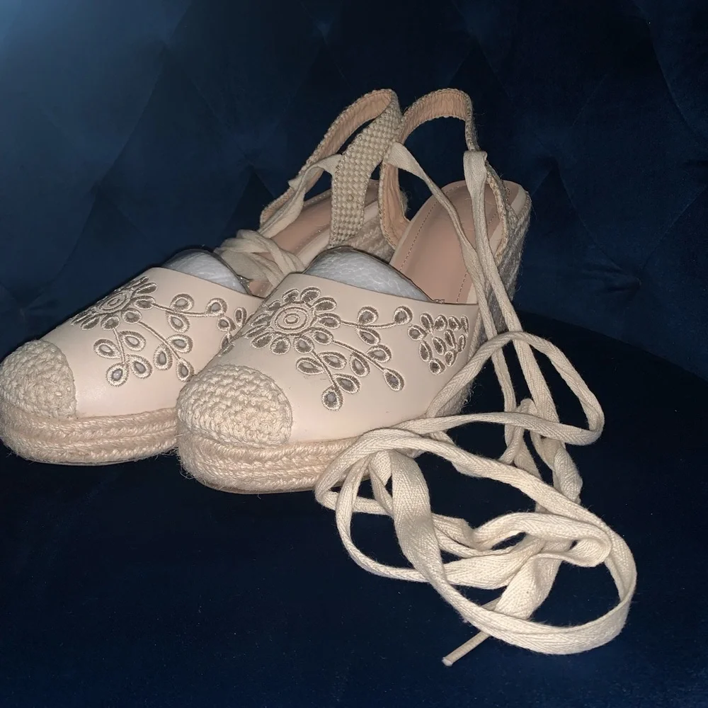 Cream Wedges